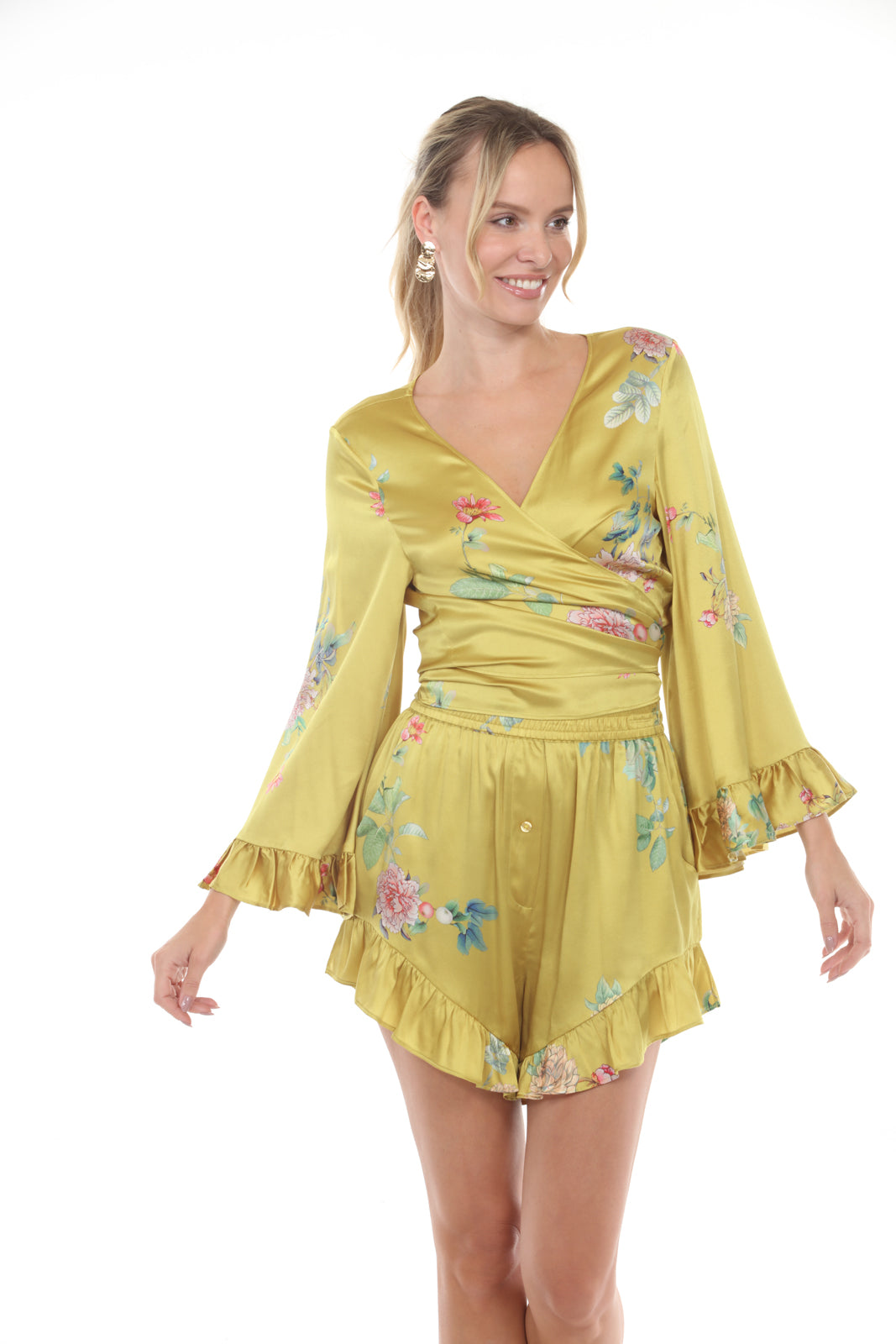 Flutter Sleeve Tie Front Top | Mustard - closeup front