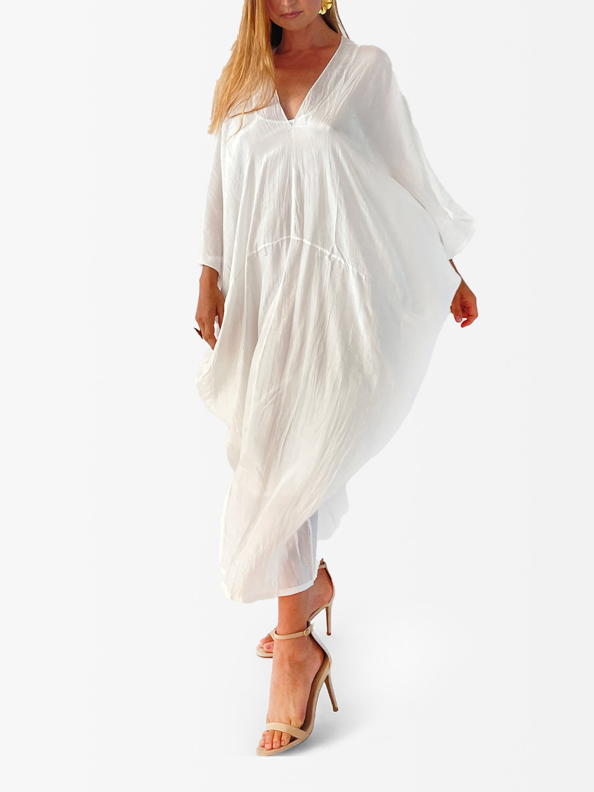 VACANCES Rae Silk Caftan White front