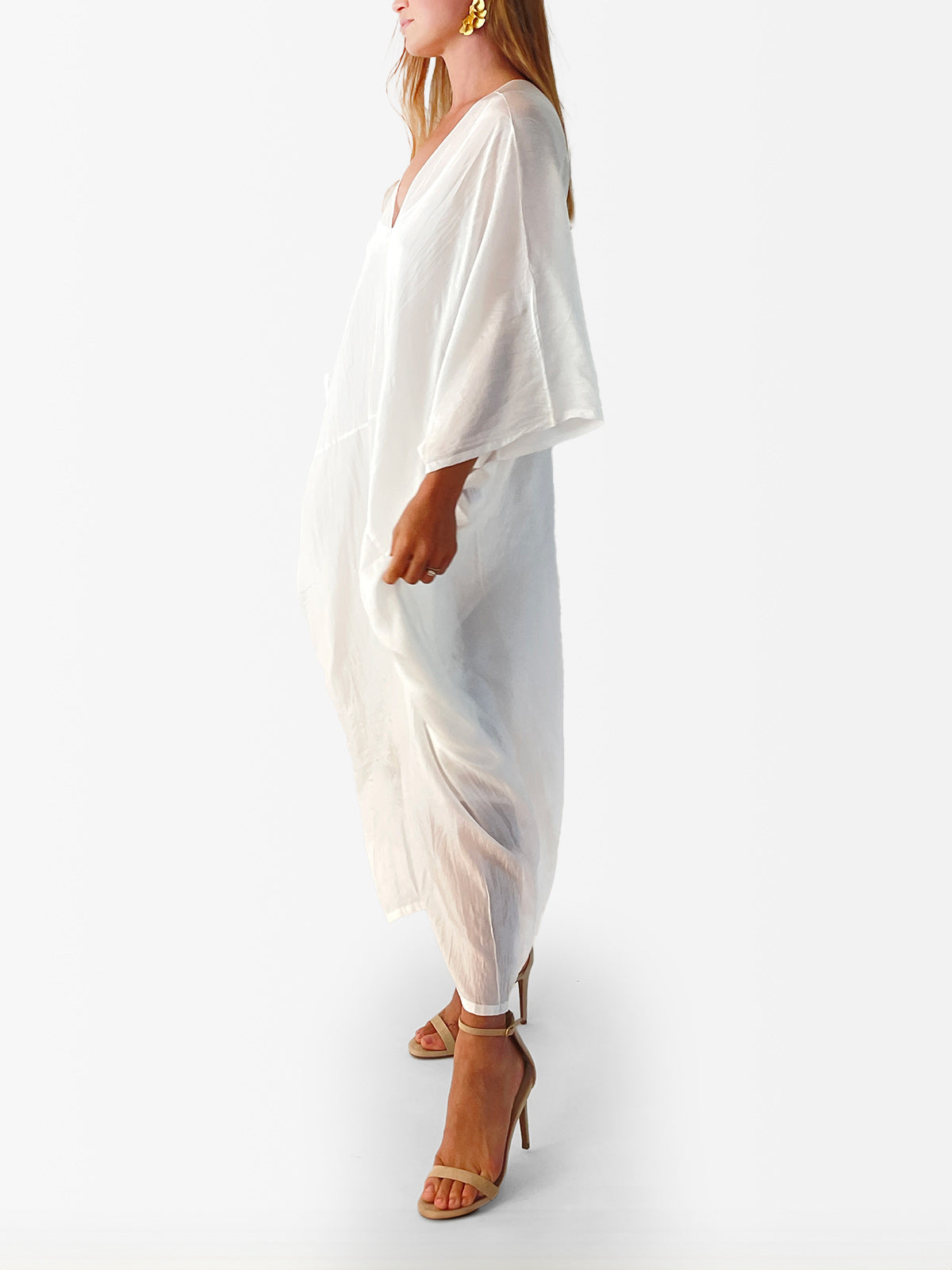 VACANCES Rae Silk Caftan White side