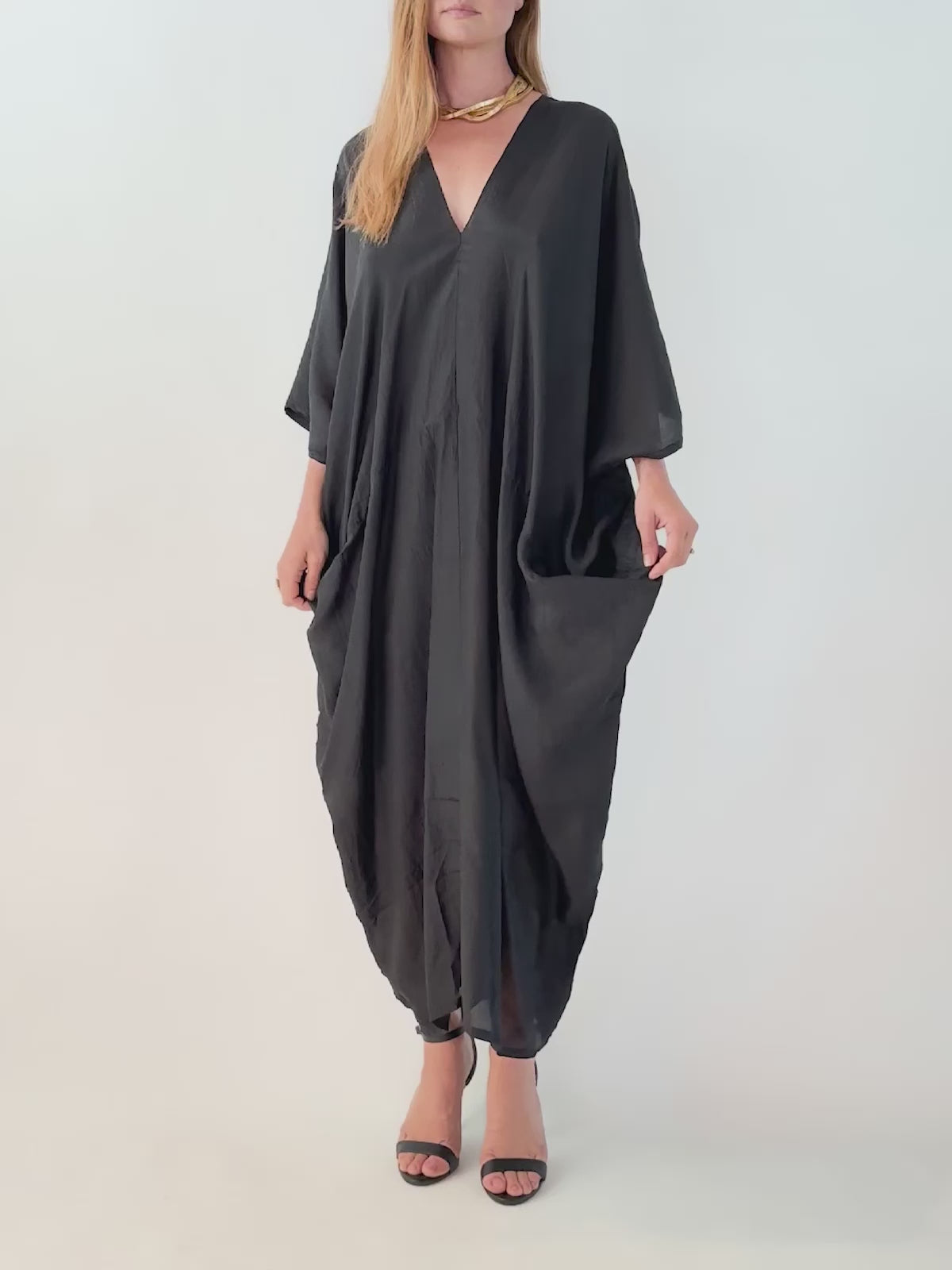 VACANCES RAE BLACK CAFTAN